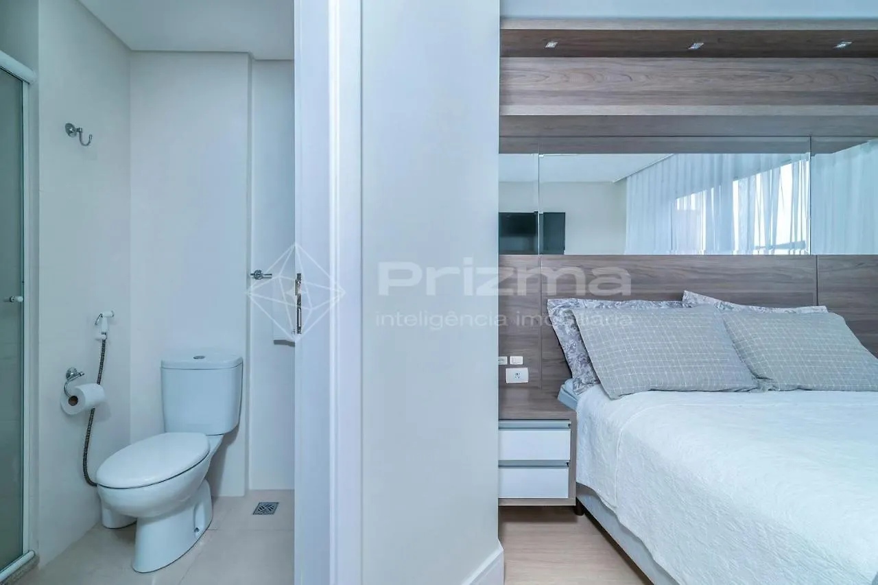 Boulevard 123: Elegant 3-Bedroom Apartment with Heated Pool in Central Bombinhas Beach