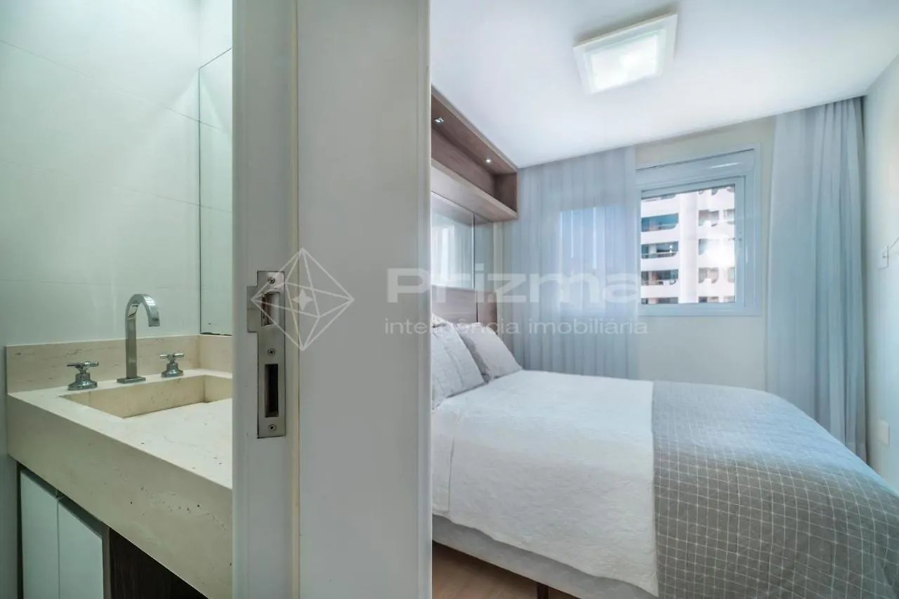 Boulevard 123 D - Apartamento com 3 dormitórios em elegante condomínio com piscina aquecida na praia do centro de Bombinhas 0*,  Brasil
