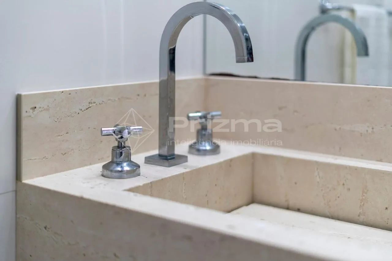 Boulevard 123 D - Apartamento com 3 dormitórios em elegante condomínio com piscina aquecida na praia do centro de Bombinhas