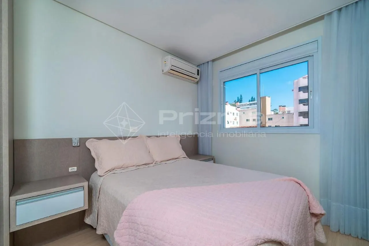 Boulevard 123 D - Apartamento com 3 dormitórios em elegante condomínio com piscina aquecida na praia do centro de Bombinhas