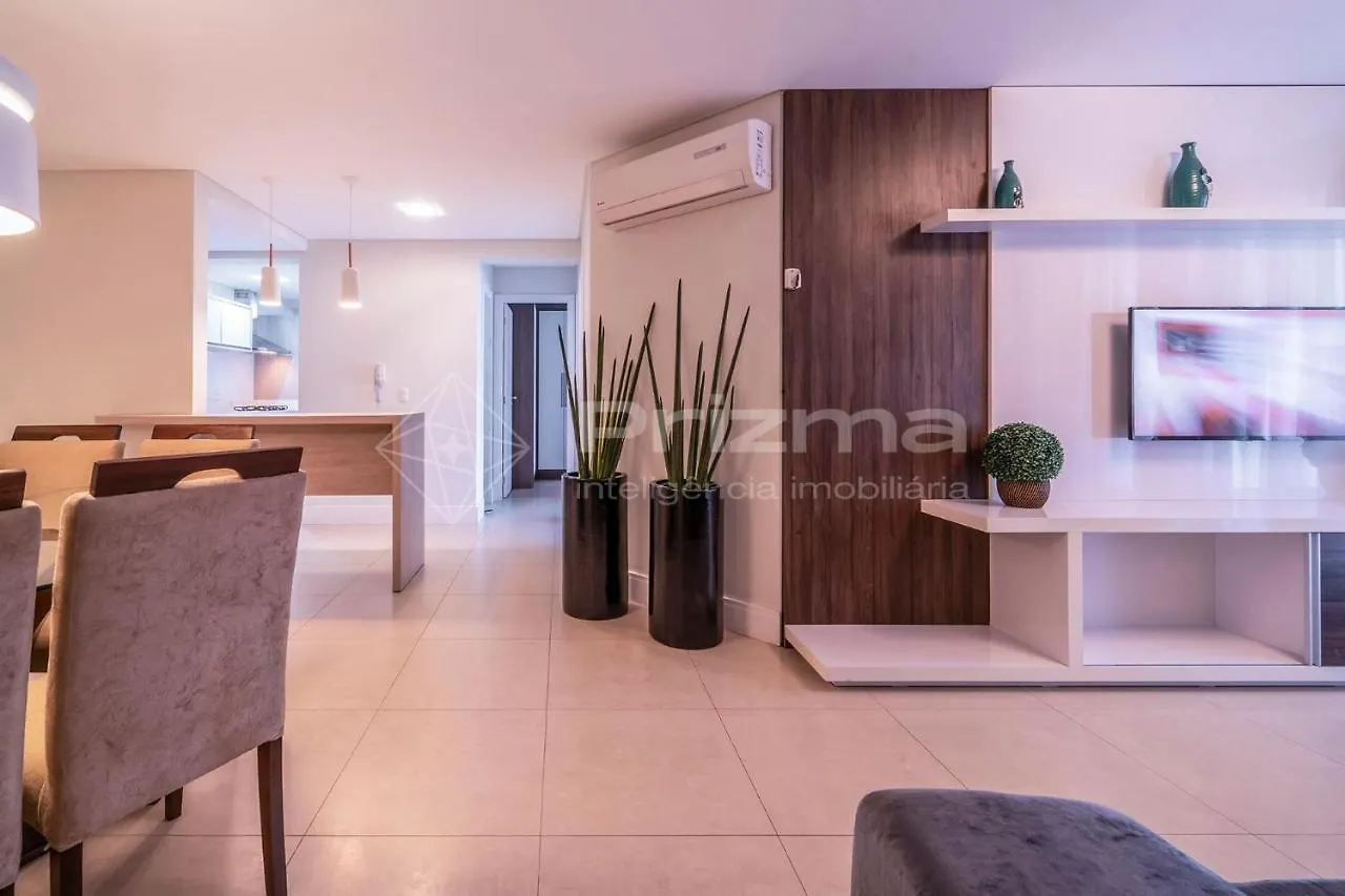 Boulevard 123 D - Apartamento com 3 dormitórios em elegante condomínio com piscina aquecida na praia do centro de Bombinhas Brasil