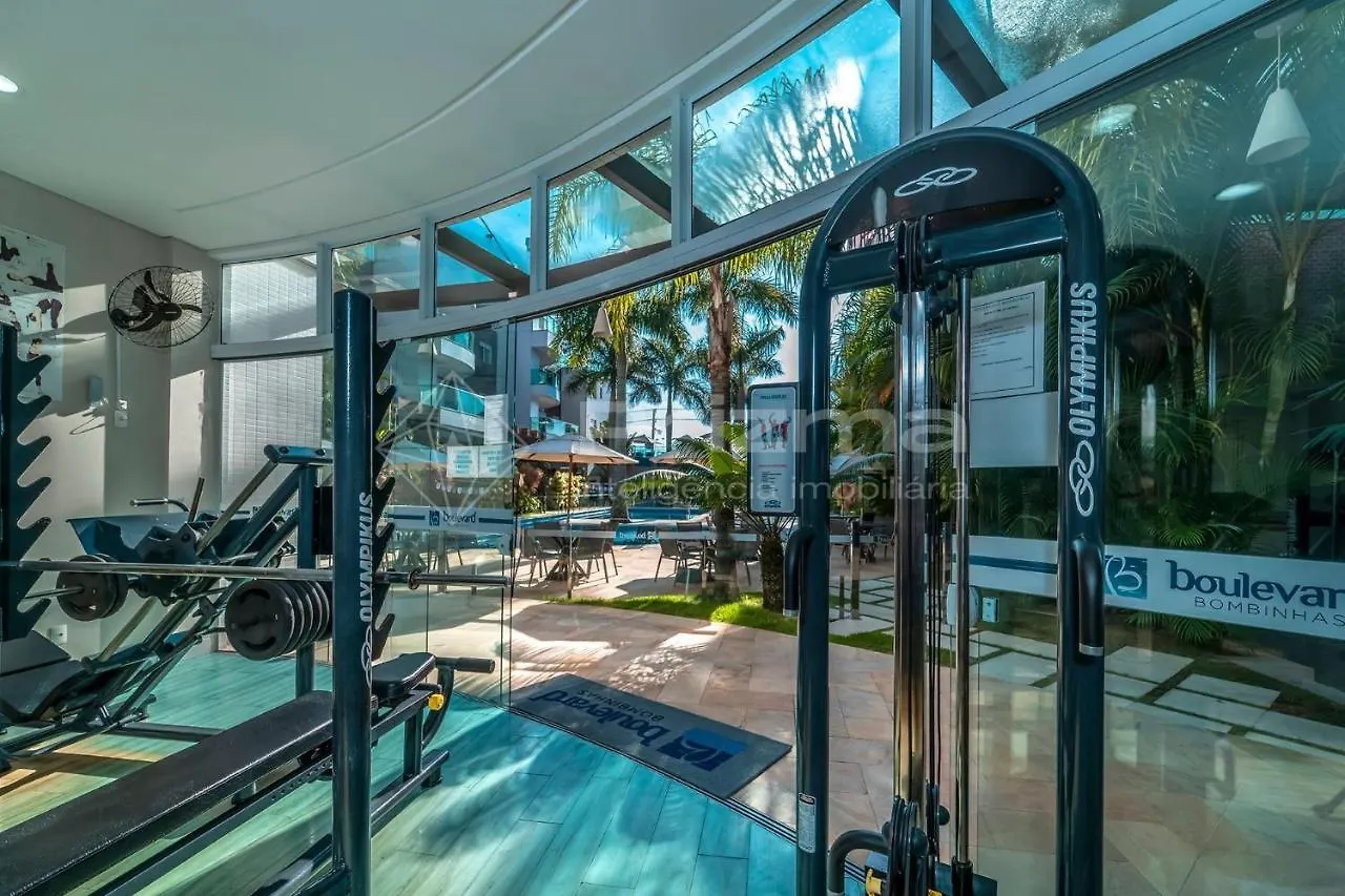 Boulevard 123 D - Apartamento com 3 dormitórios em elegante condomínio com piscina aquecida na praia do centro de Bombinhas 0*,